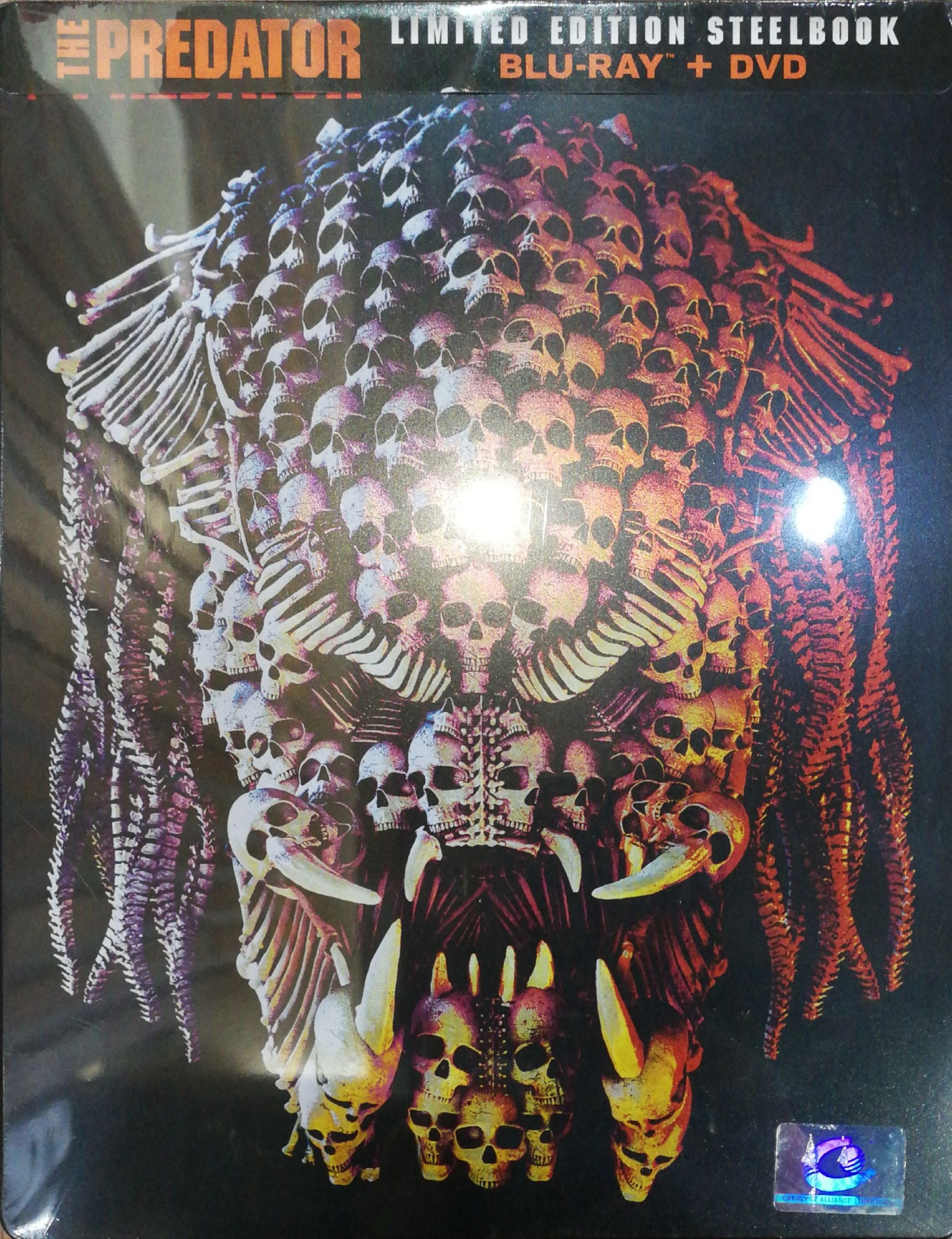 Predator (Blu-ray + DVD + Steelbook) 26736/72915.jpg